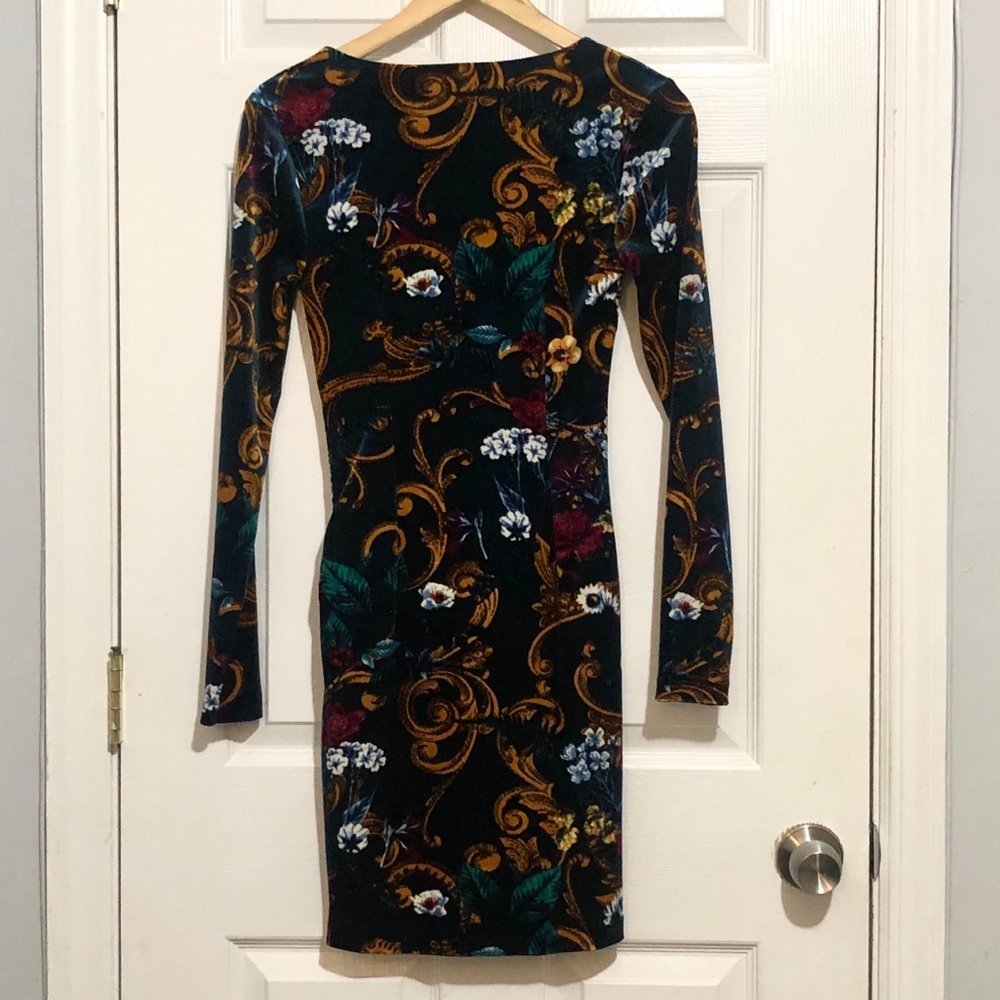 Dress - Picture 6 of 6